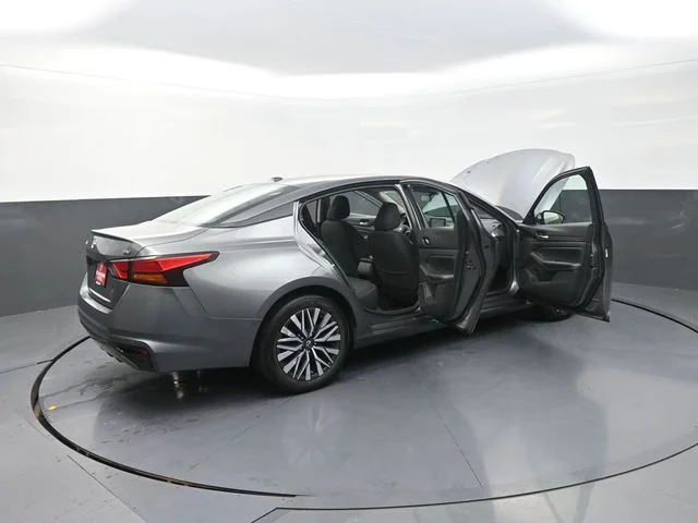 Used 2024 Gray Nissan 2.5 SV image 44