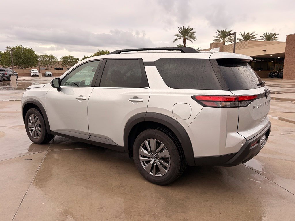 2025 Nissan Pathfinder SV - Photo 11