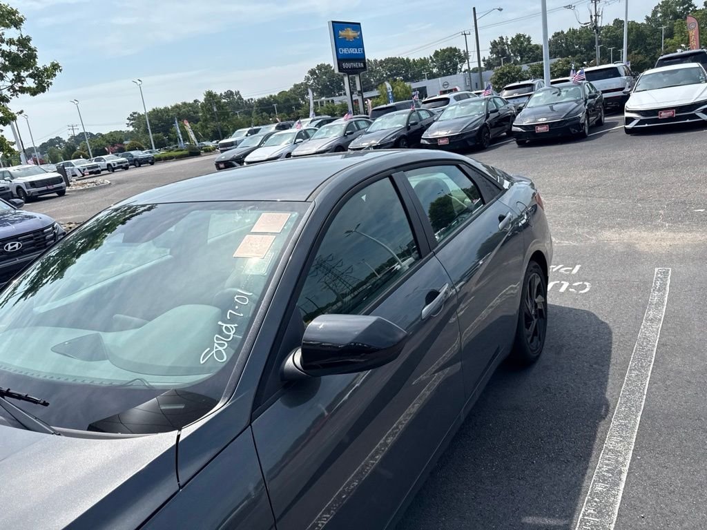 Used 2026 Gray Hyundai SEL Sport image 4
