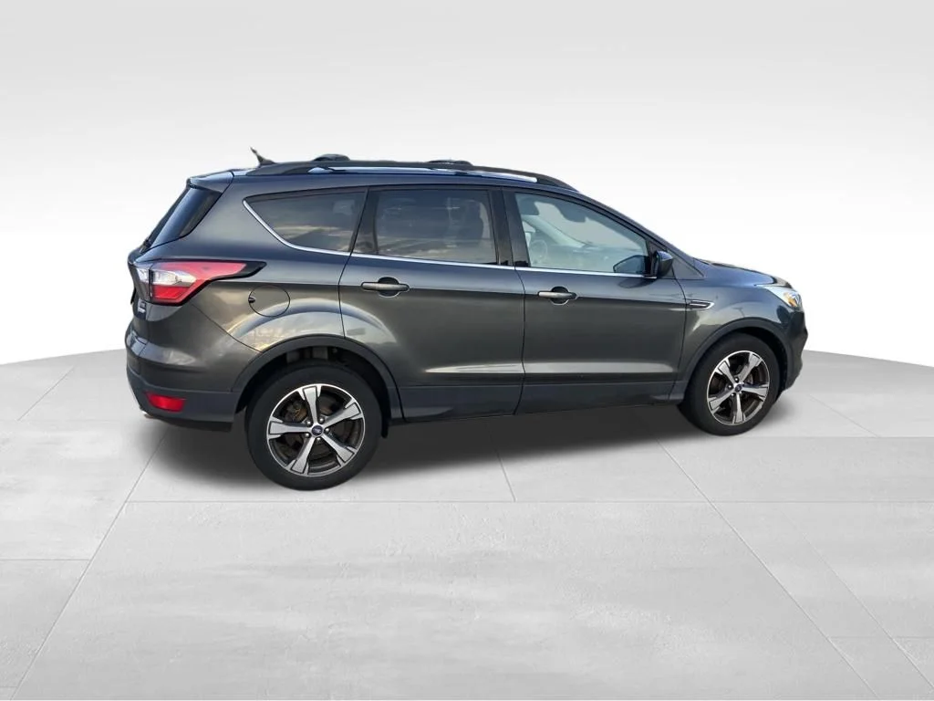Used 2018 Gray Ford SEL image 12