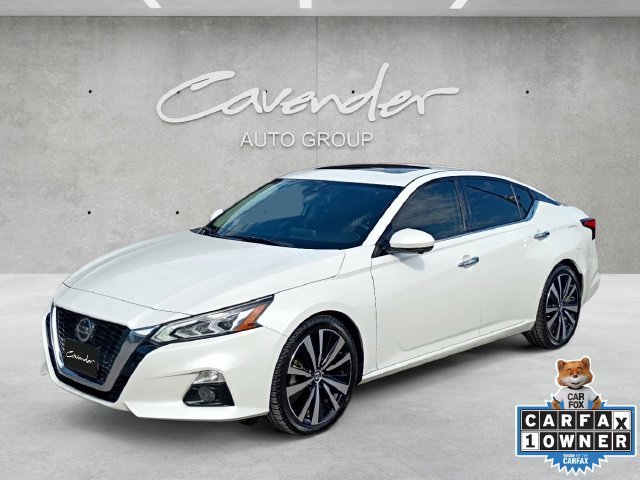 Used 2019 White Nissan 2.5 Platinum image 1