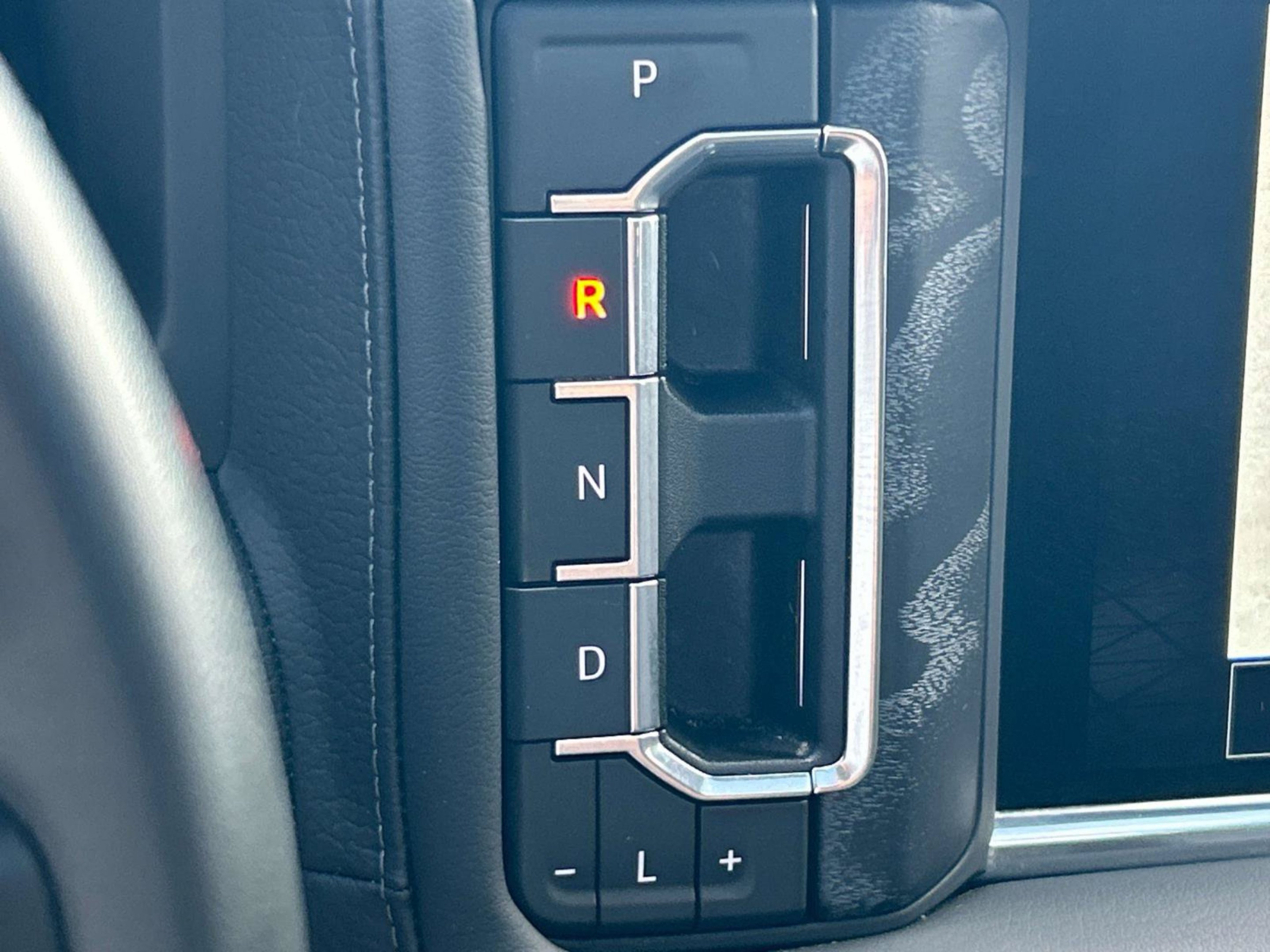Used 2023 Onyx Black GMC Denali image 33