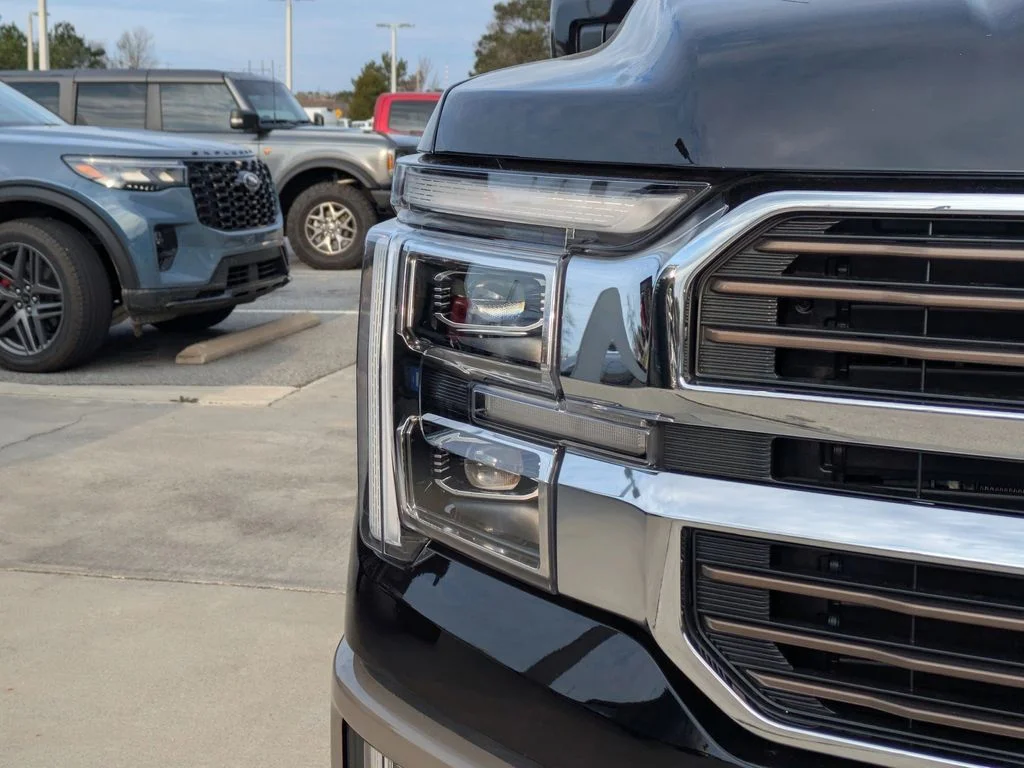 New 2026 Agate Black Metallic Ford King Ranch image 9