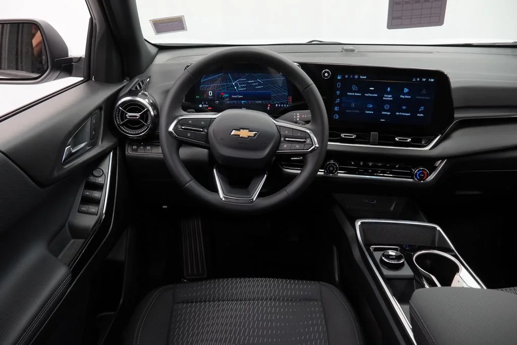 New 2027 Summit White Chevrolet LT image 12