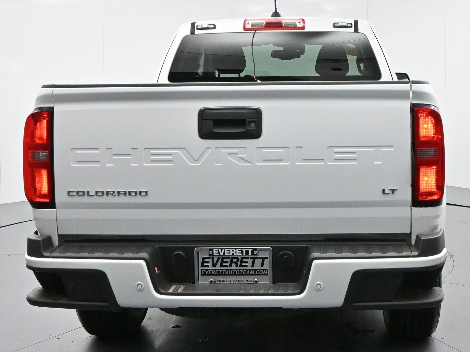 Used 2022 Summit White Chevrolet 4WD LT image 6