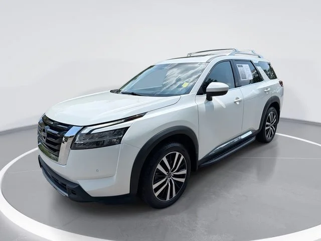 Used 2023 White Nissan Platinum image 1