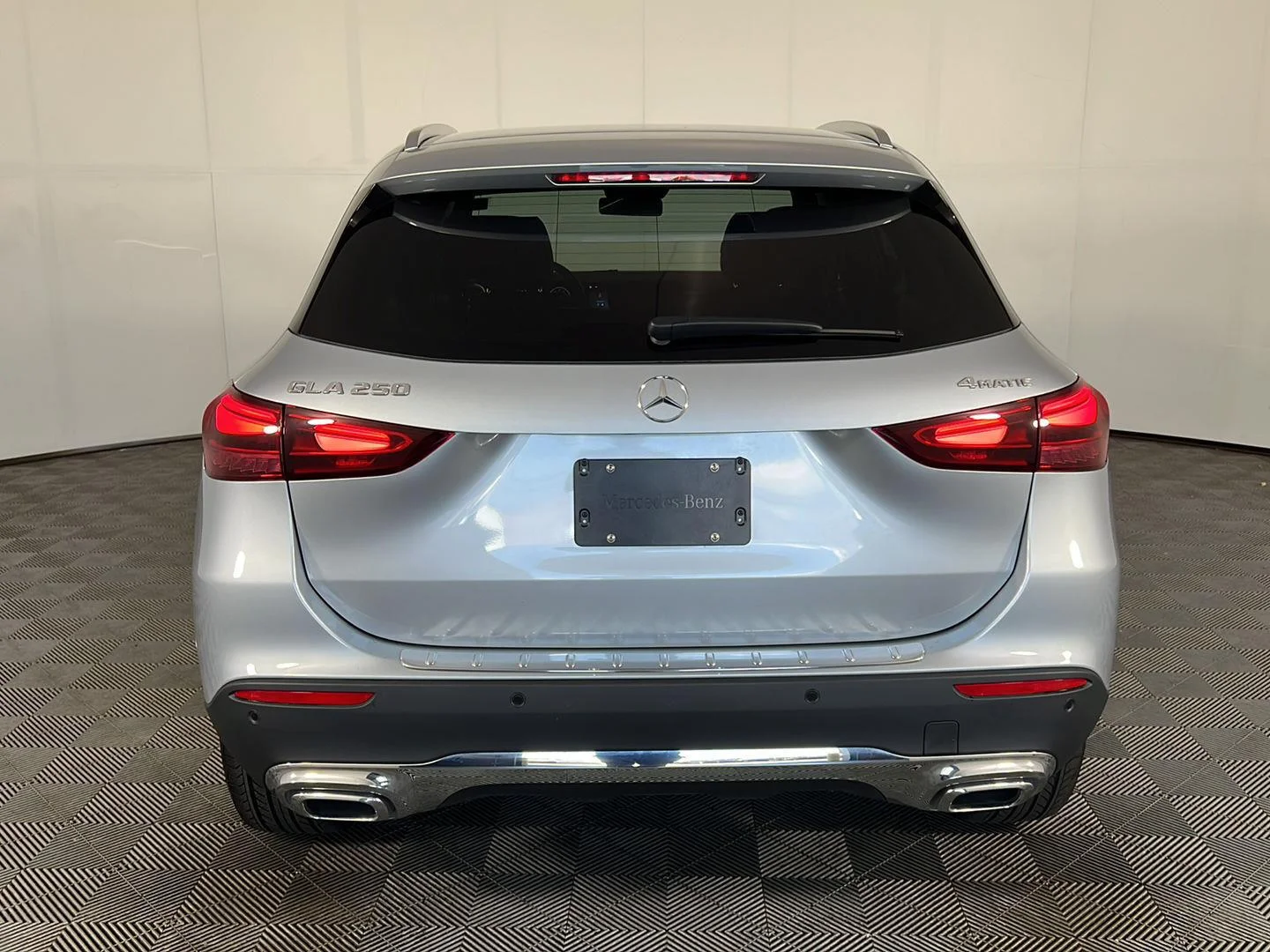 Used 2025 Cirrus Silver Metallic Mercedes-Benz GLA 250 image 18