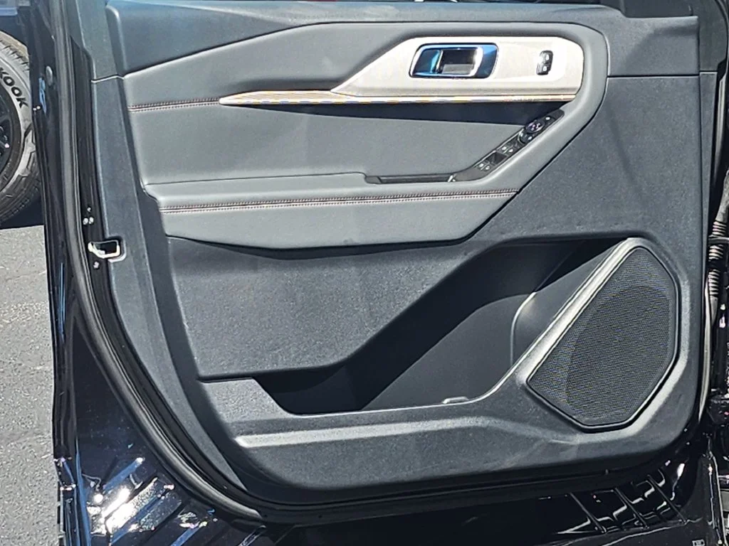 New 2027 Black Ford Active image 34