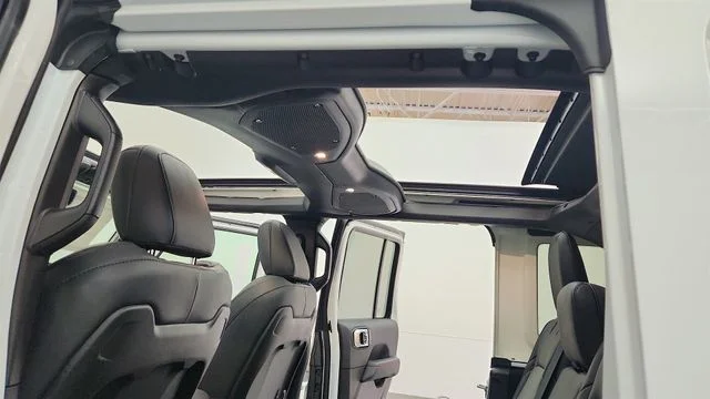 New 2026 Bright White Clearcoat Jeep Rubicon X image 18