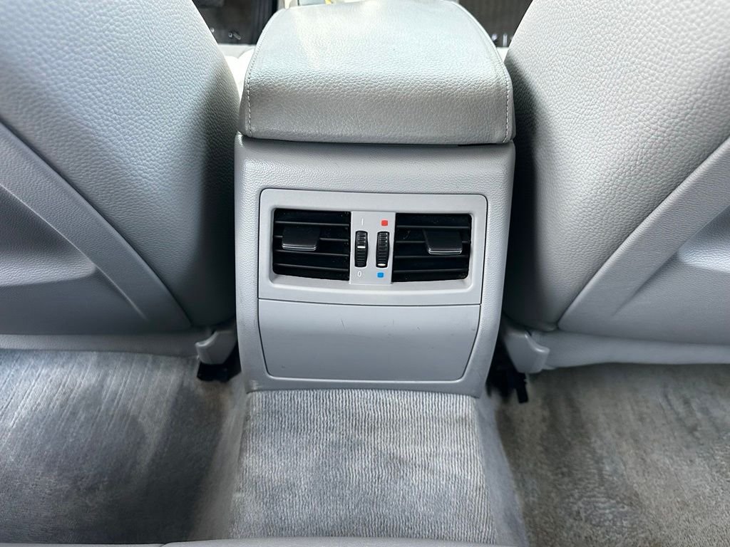 Used 2011 Silver BMW 328i xDrive image 20
