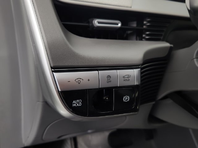 Certified Used 2024 White Hyundai SEL image 21