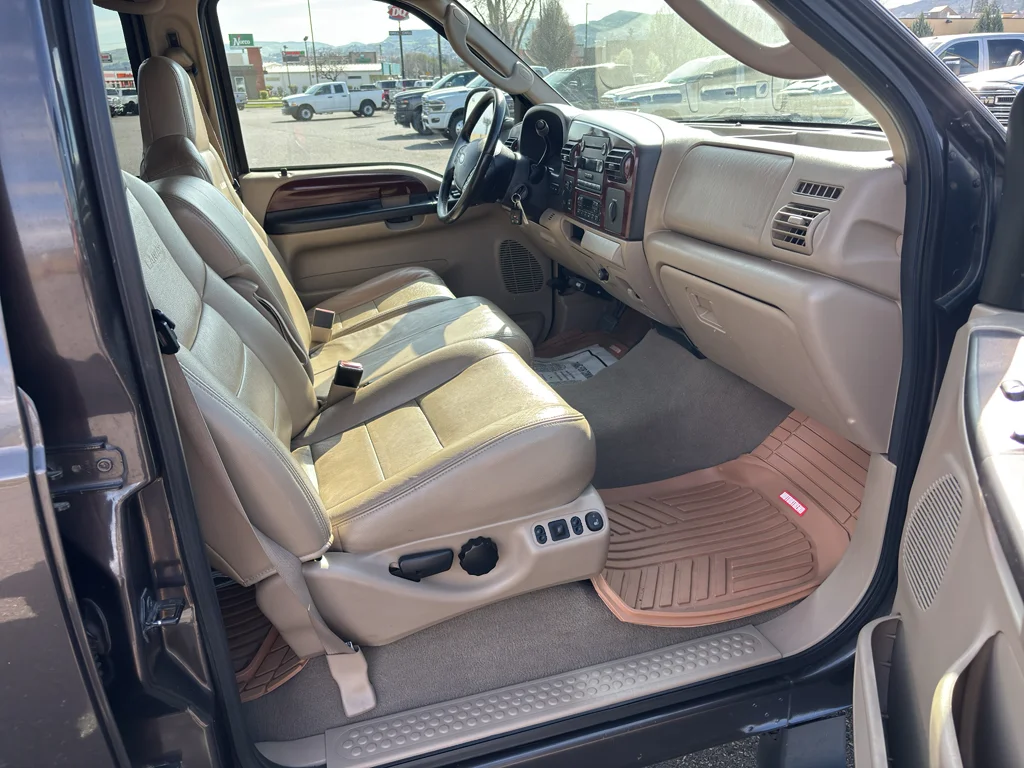 Used 2005 GRAY Ford LARIAT image 17