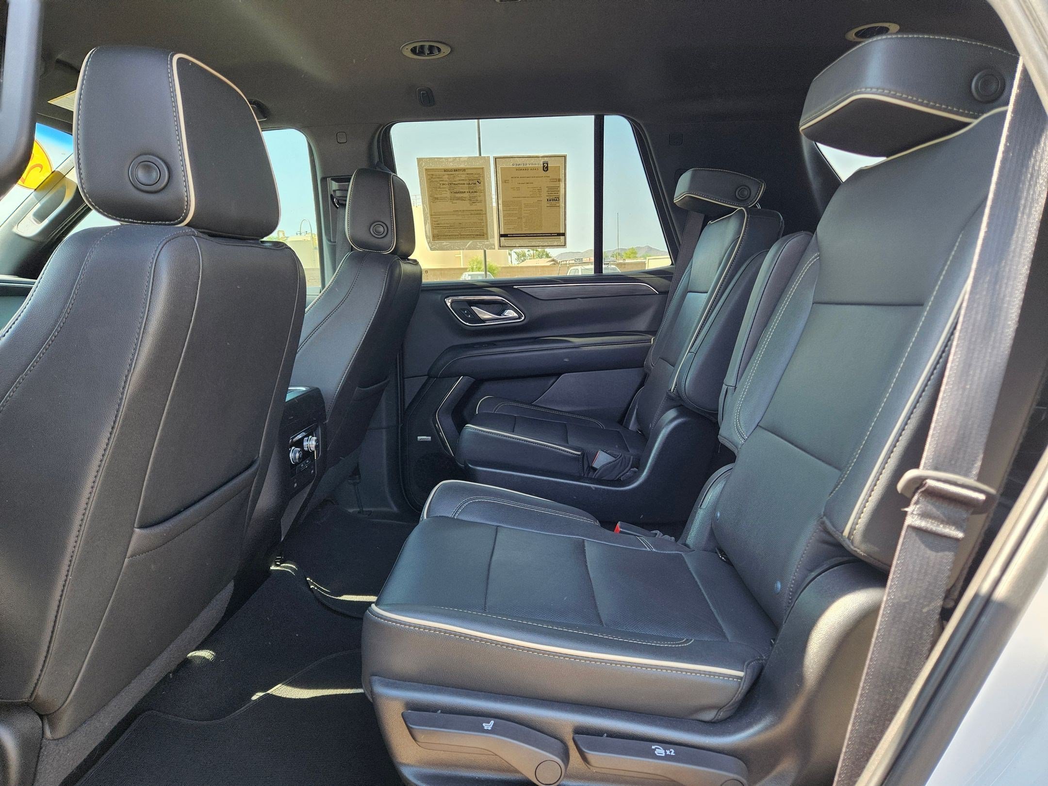 Used 2023 SUMMIT WHITE GMC SLT image 28