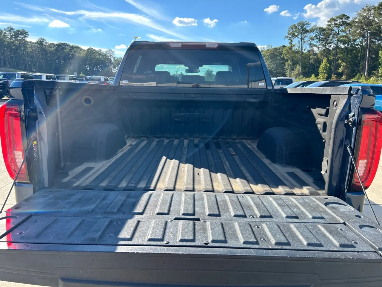 Used 2023 PACIFIC BLUE METALLIC GMC SLT image 7