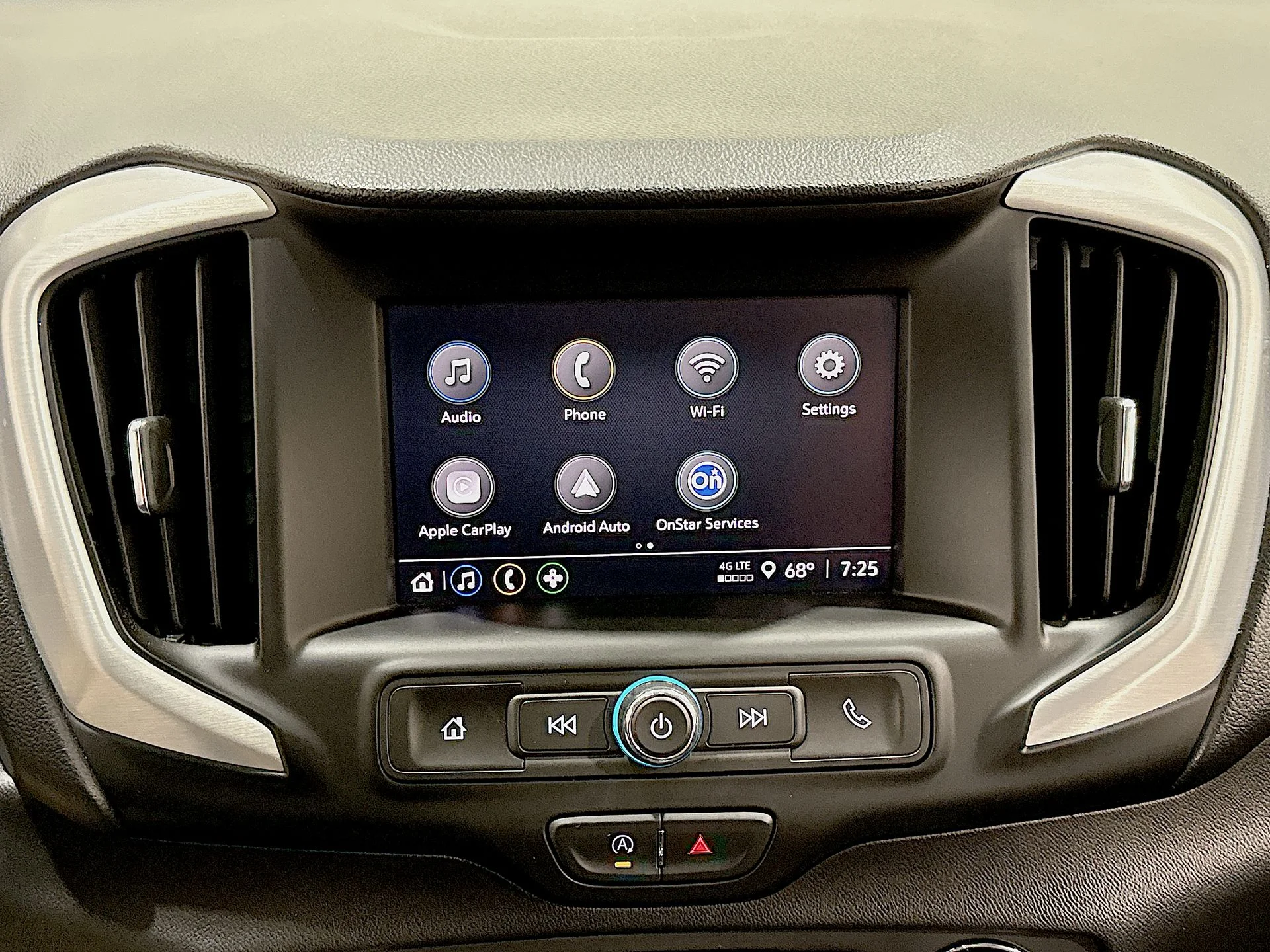 Used 2024 Ebony Twilight Metallic GMC SLE image 13