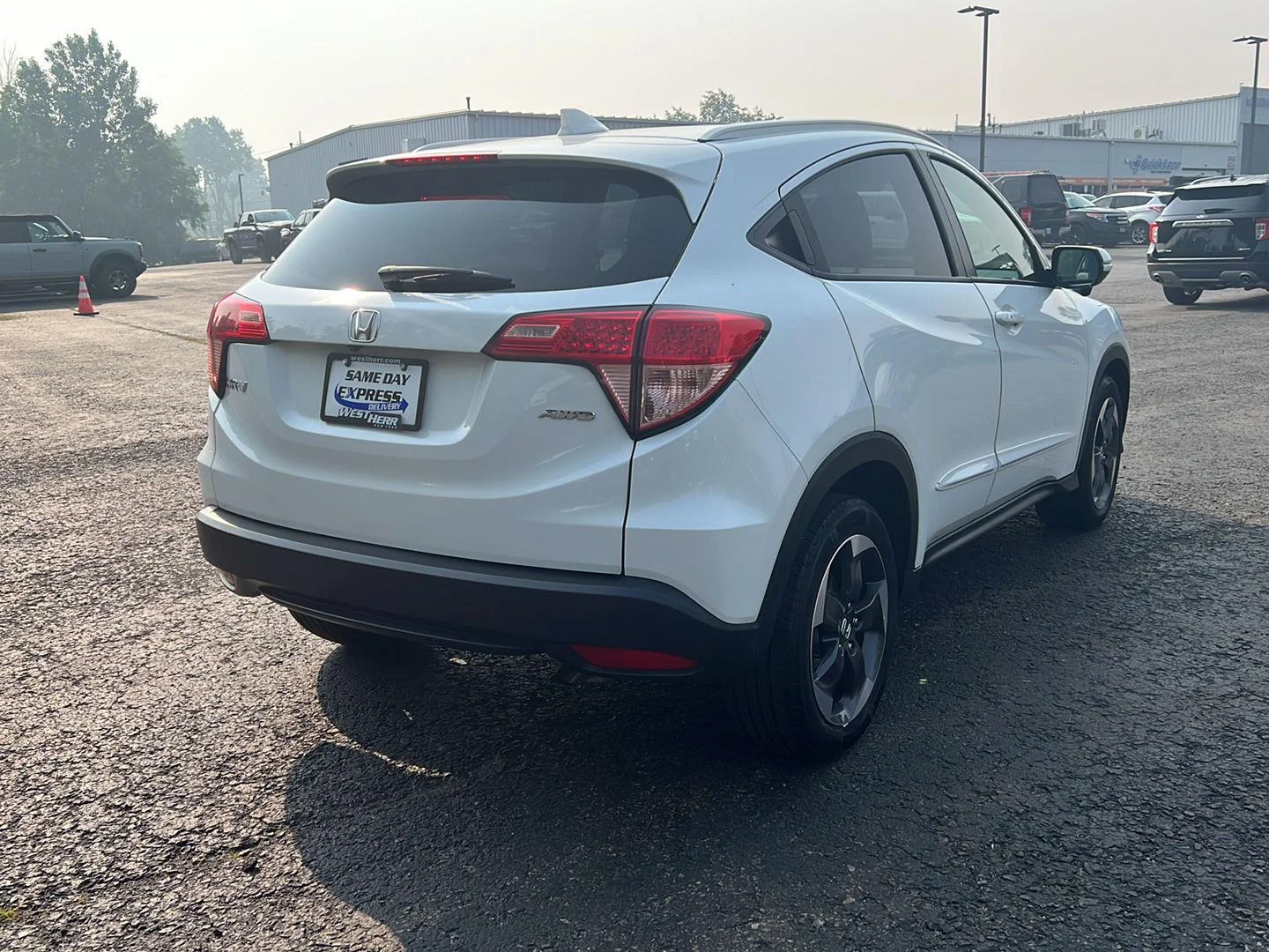 Used 2018 White Orchid Pearl Honda EX-L Navi image 25