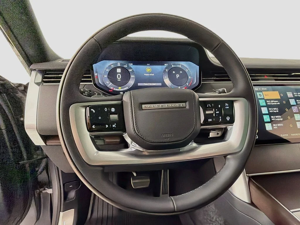 New 2026 Eiger Grey Land Rover SE image 11