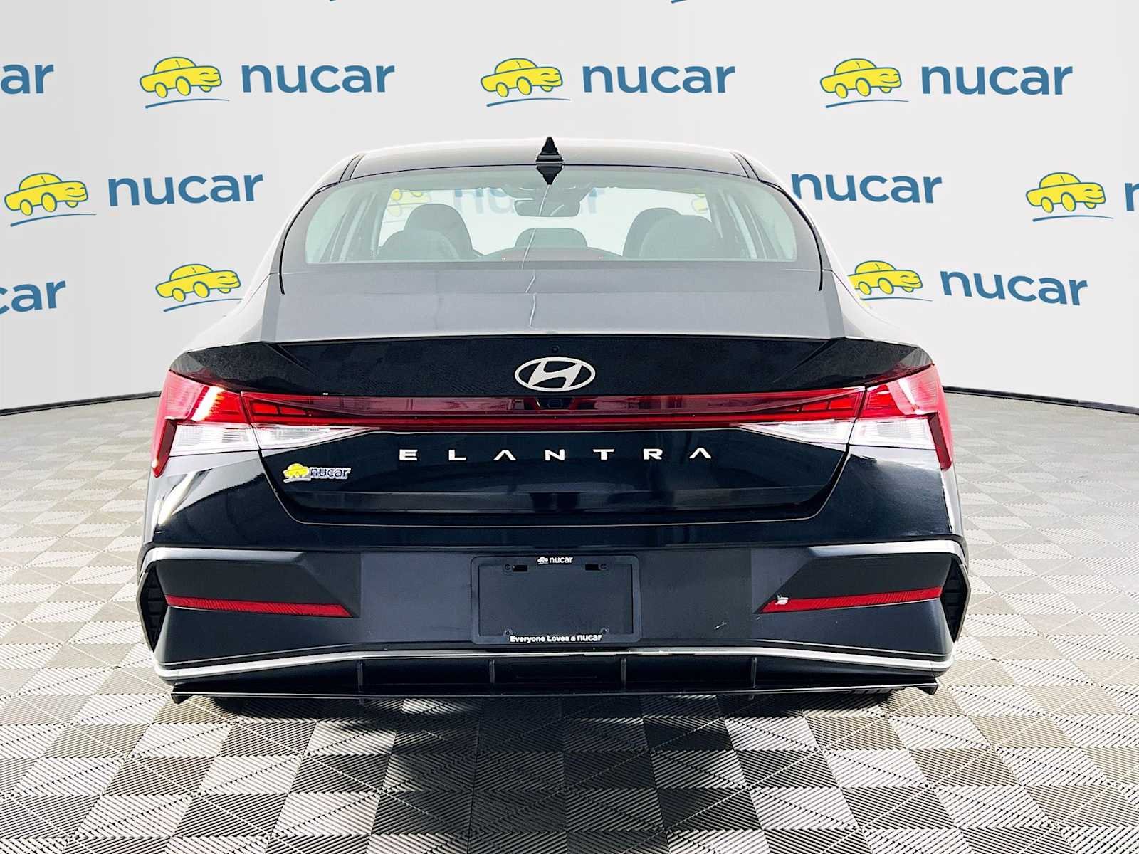 Used 2025 Abyss Black Hyundai SEL Convenience image 6