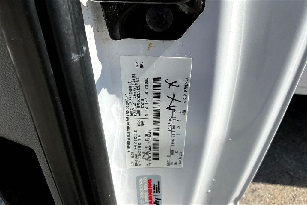 Used 2020 White Ford XL image 19