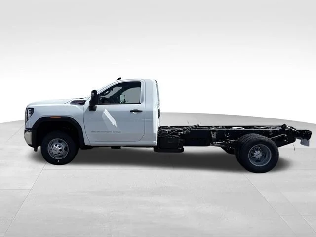 2026 GMC Sierra 3500HD Pro - Photo 7