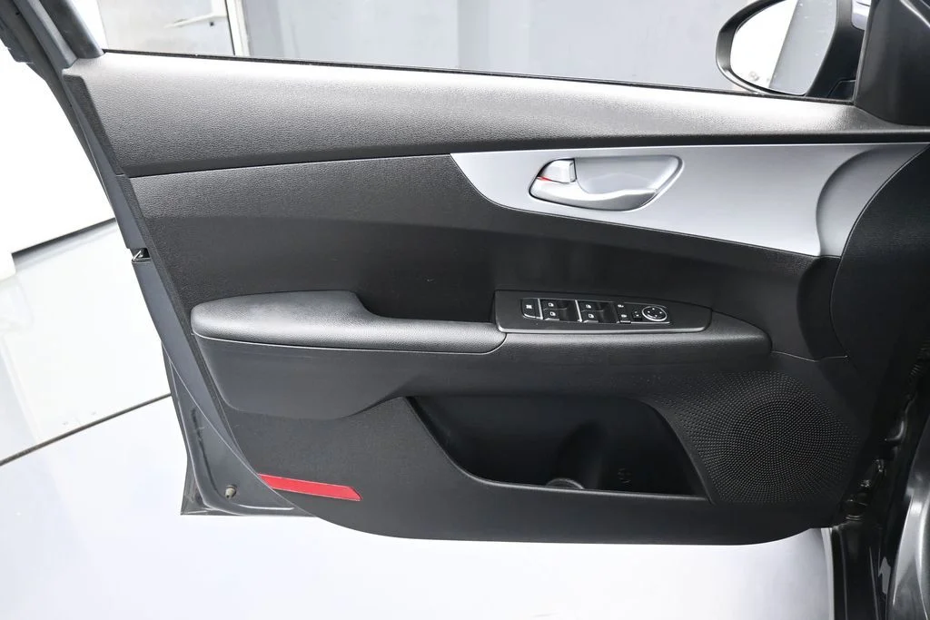 Used 2023 Gravity Gray Kia LXS image 12