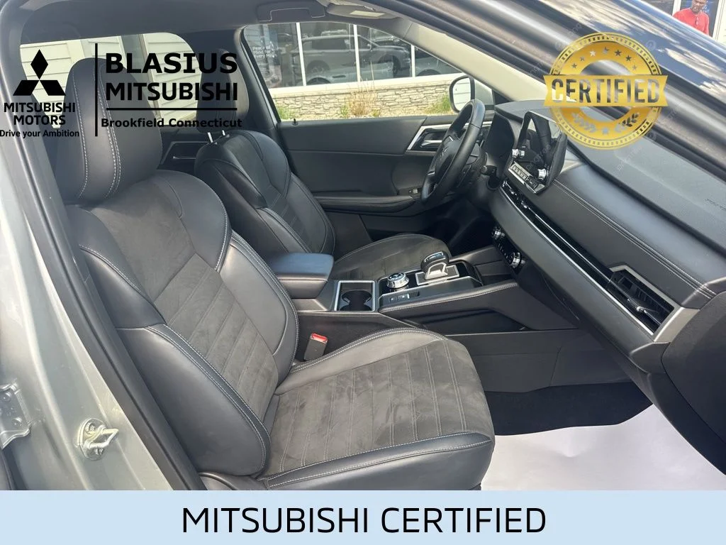 Certified Used 2024 Silver Mitsubishi SE image 35