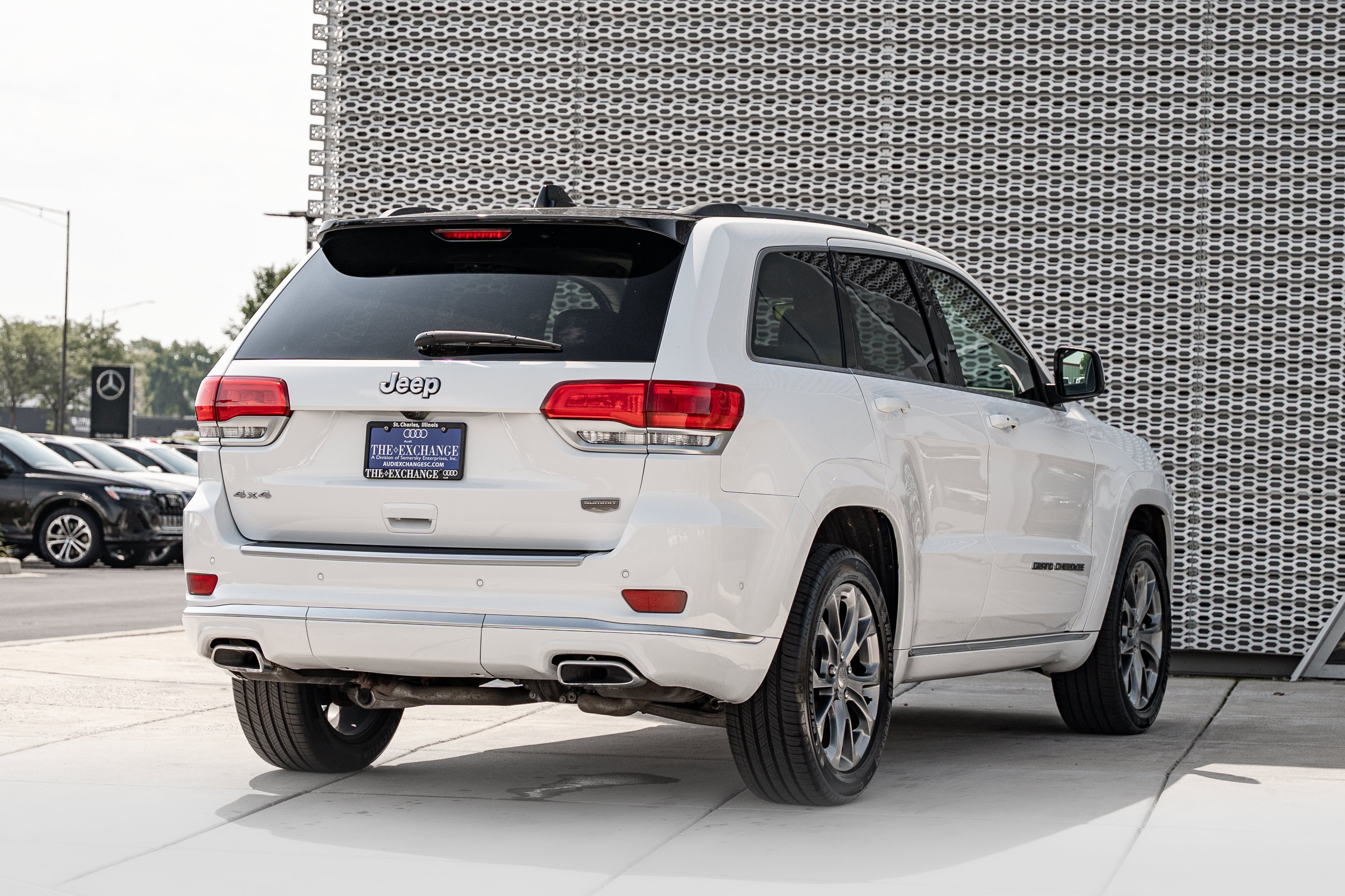 Used 2020 Bright White Clearcoat Jeep Summit image 4