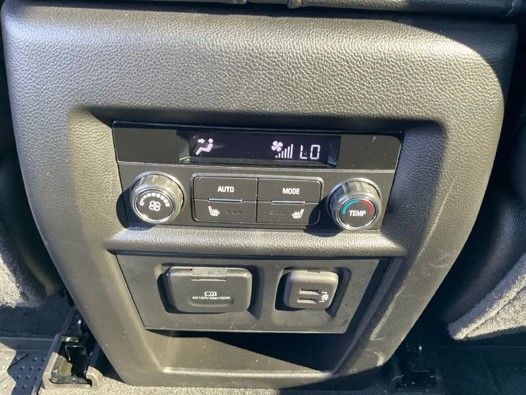 Used 2023 MOSAIC BLACK METALLIC Chevrolet High Country image 25