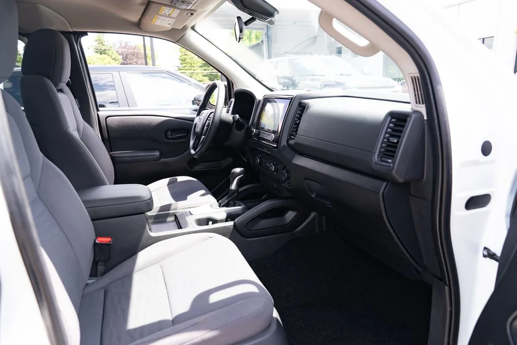 Used 2022 White Nissan S image 20