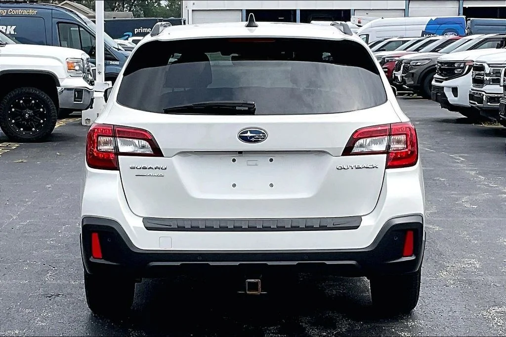 Used 2019 White Subaru 2.5i image 3