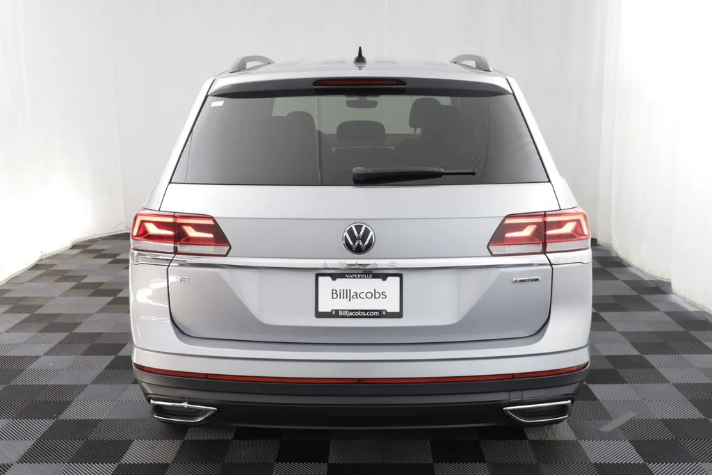 Certified Used 2022 Pyrite Silver Metallic Volkswagen 2.0T SE image 16