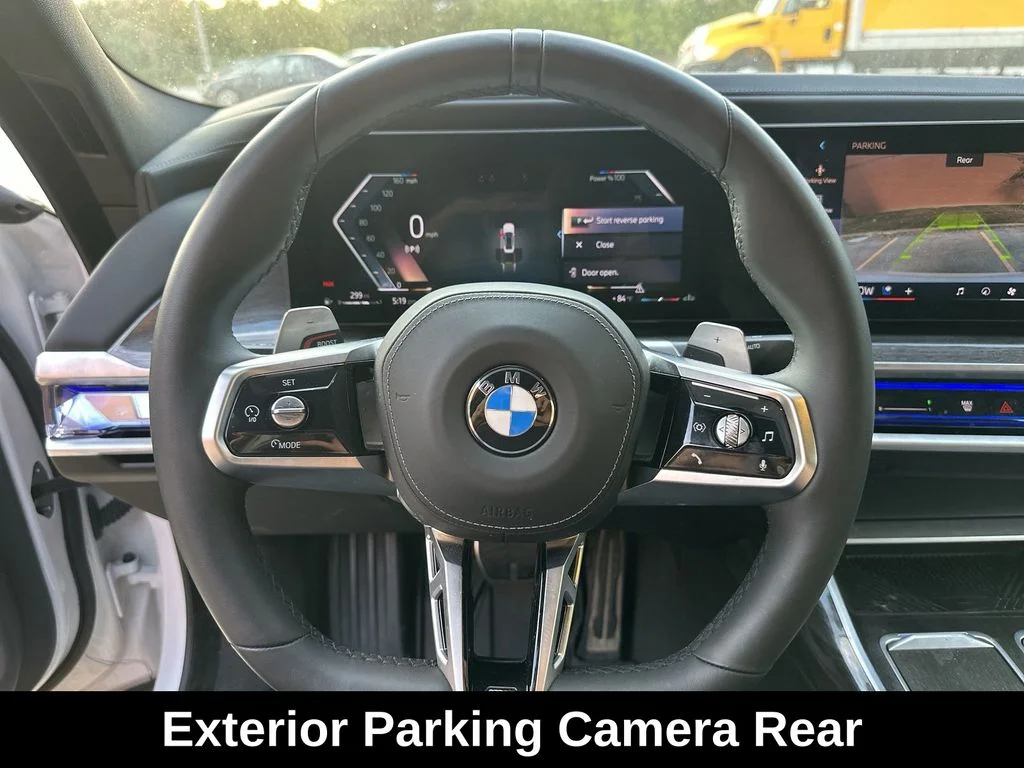 Used 2025 White BMW 760i xDrive image 19