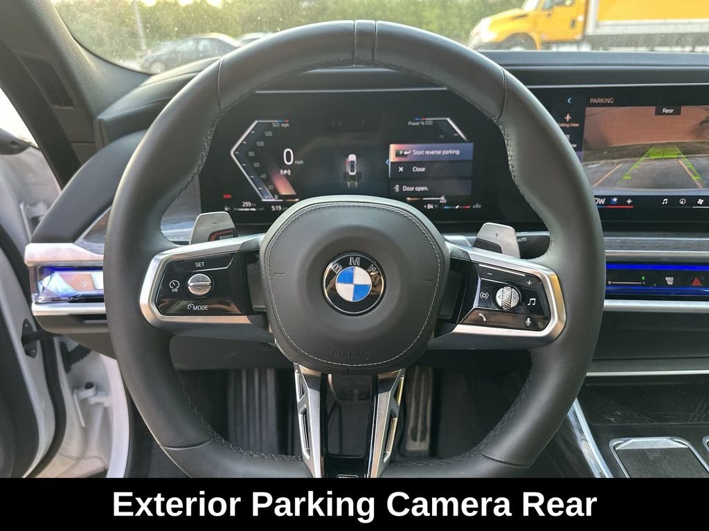 Used 2025 White BMW 760i xDrive image 19