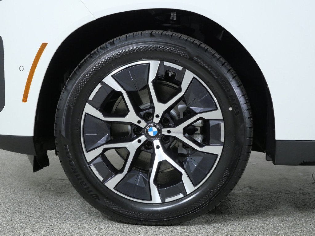 New 2026 Alpine White BMW 30 xDrive image 16