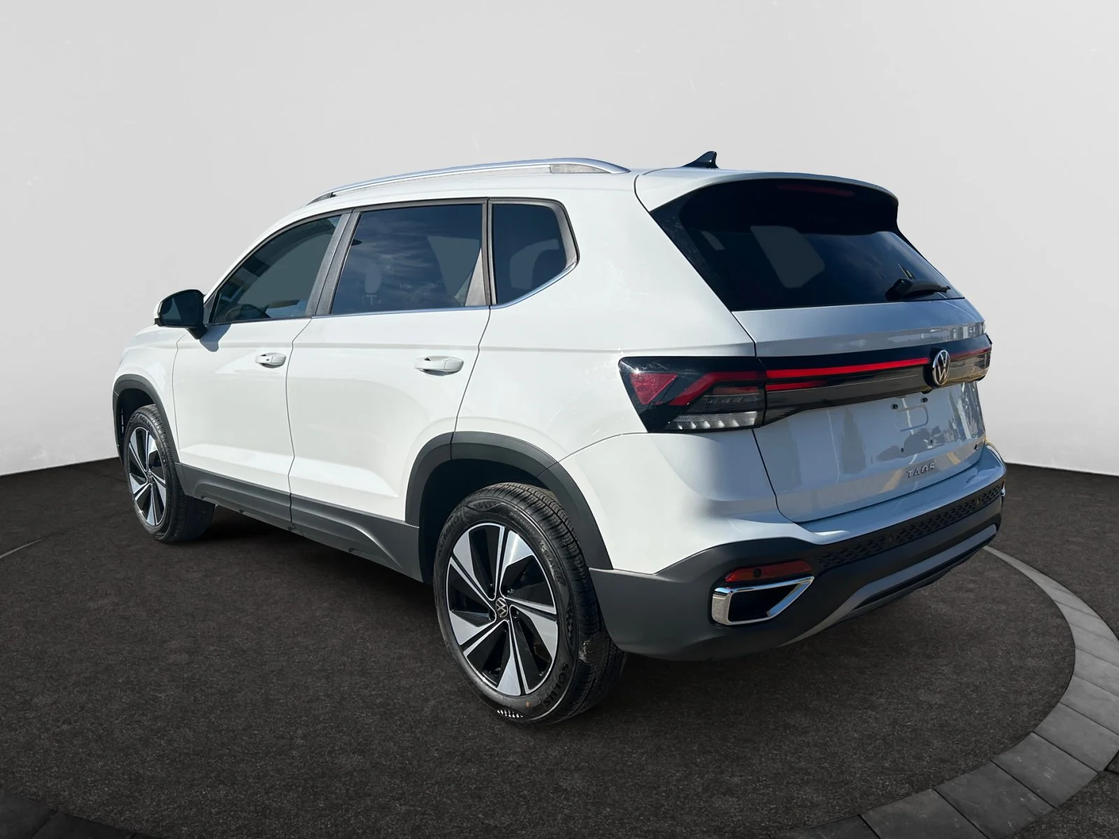 Used 2026 WHITE Volkswagen COMFORTLINE image 3