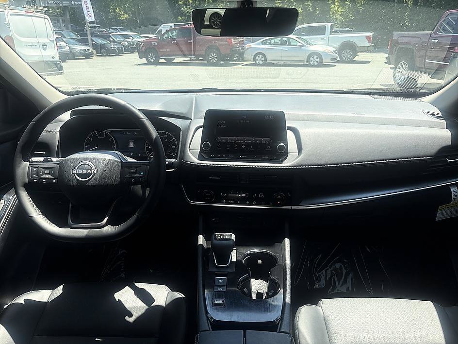 Used 2026 Super Black Nissan SV image 12