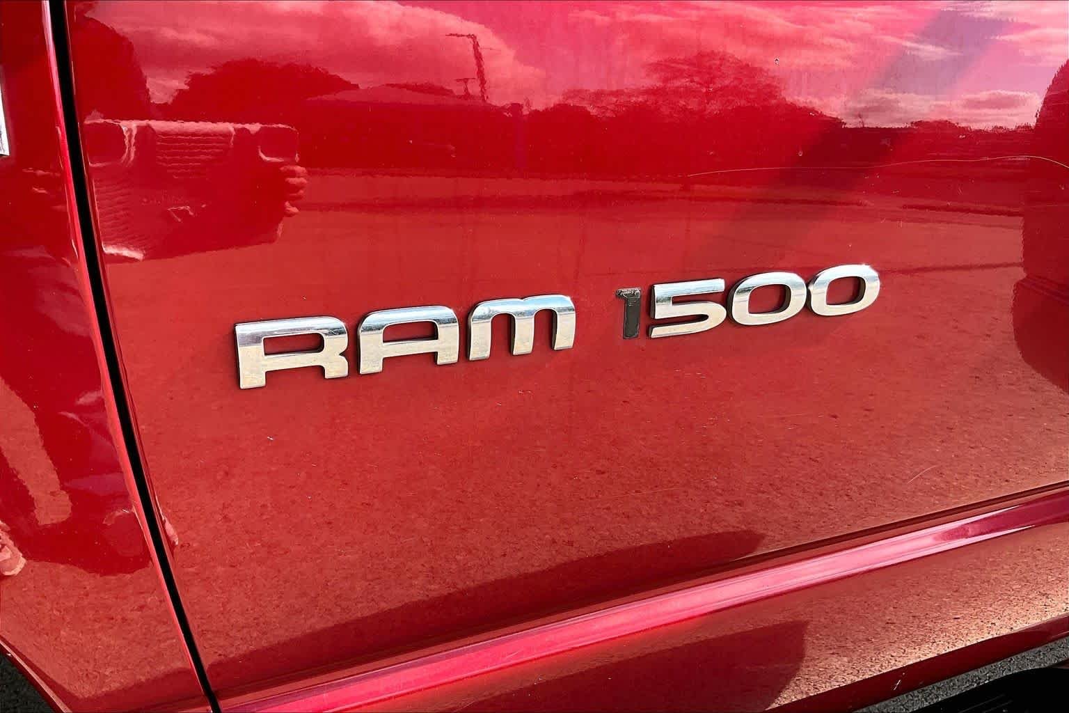 Used 2006 Inferno Red Crystal Pearl Dodge ST image 29