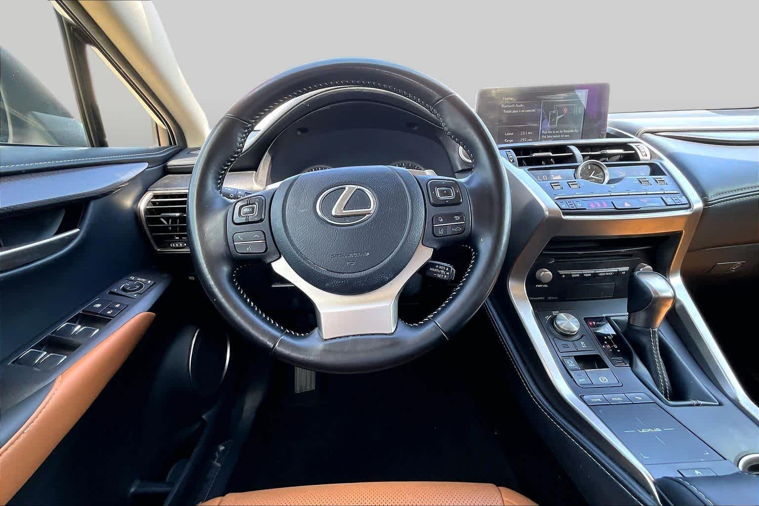 Used 2021 Eminent White Pearl Lexus  image 6