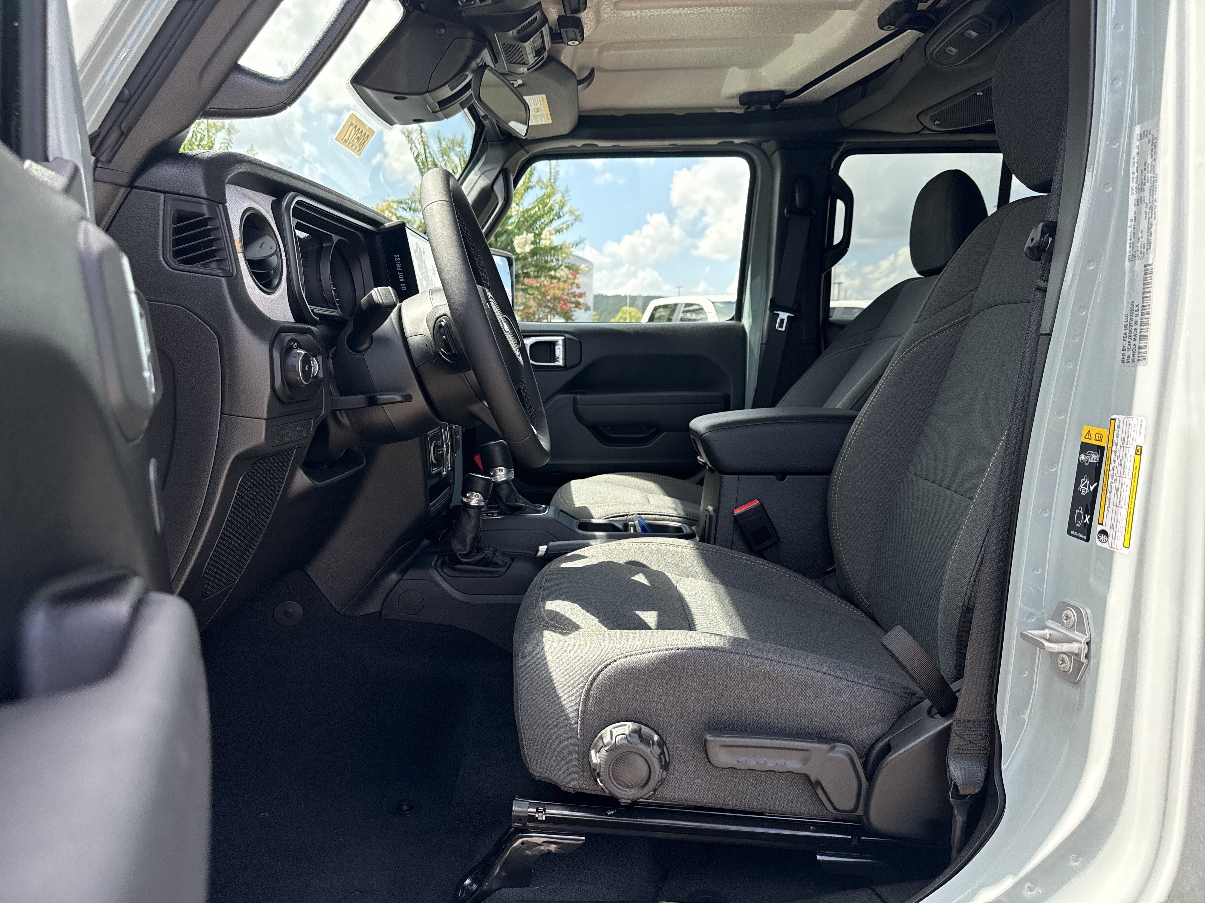 New 2026 Earl Clearcoat Jeep Sport S image 10