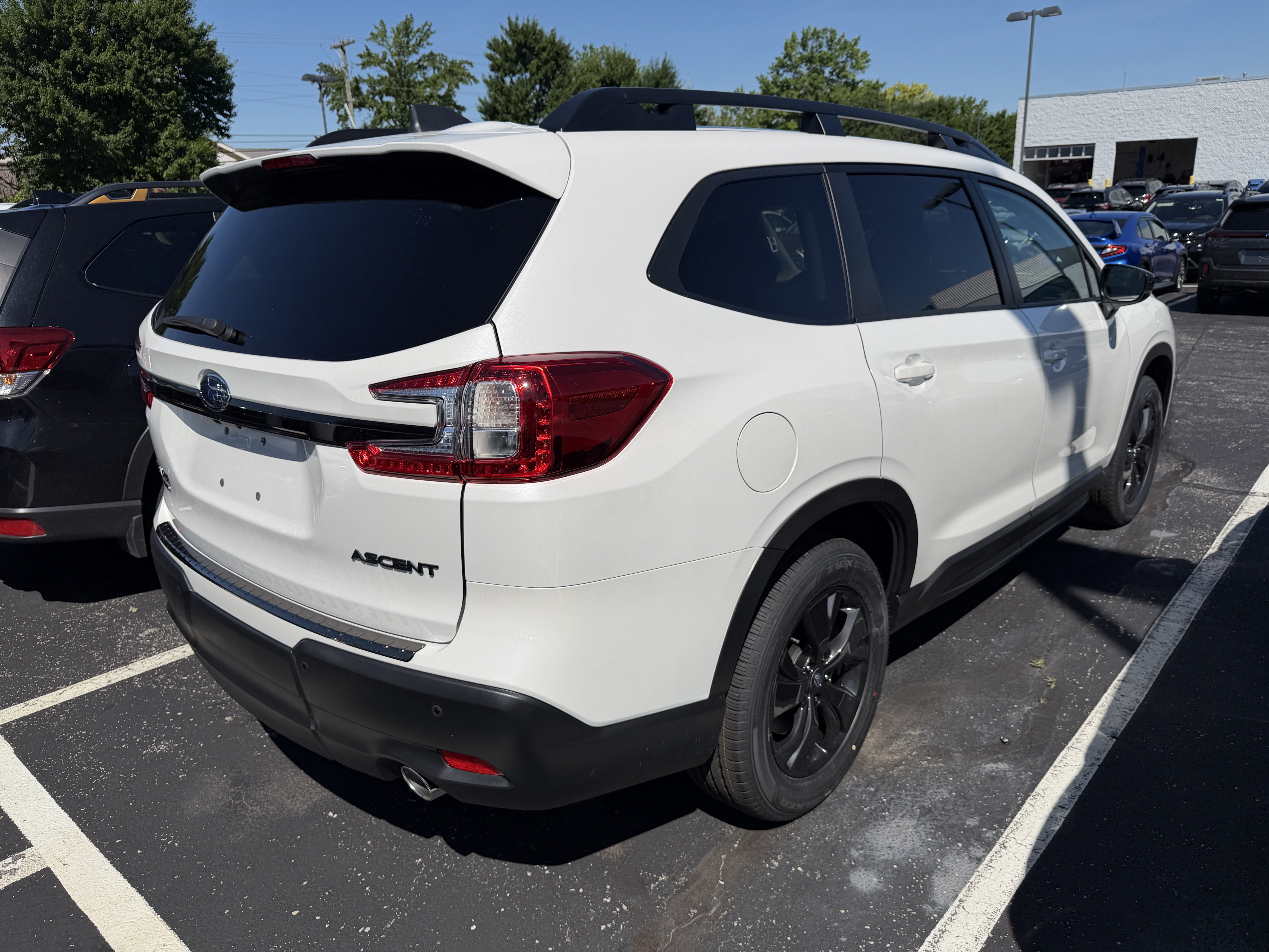 New 2026 CRYSTAL WHITE PEARL Subaru Premium 7-Passenger image 7