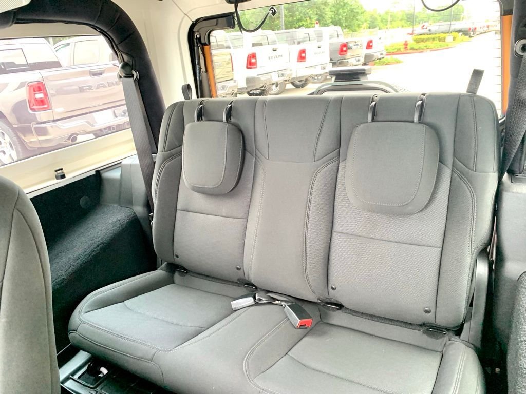 Used 2018 White Jeep Sport image 16