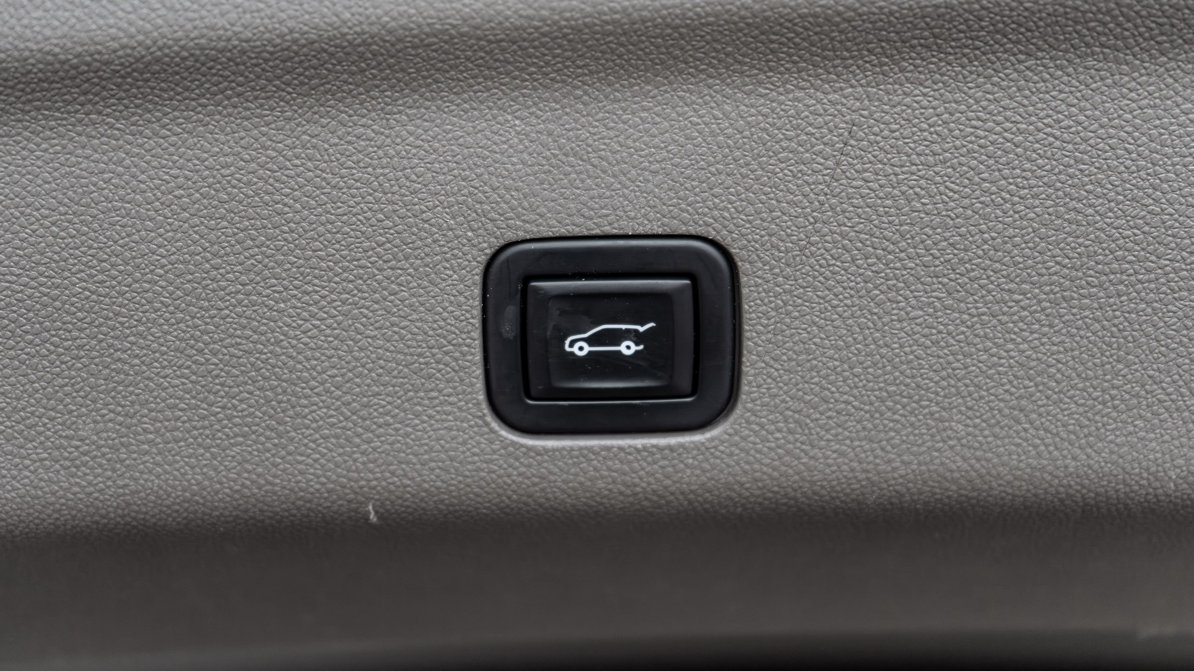 Used 2021 Summit White GMC Denali image 35