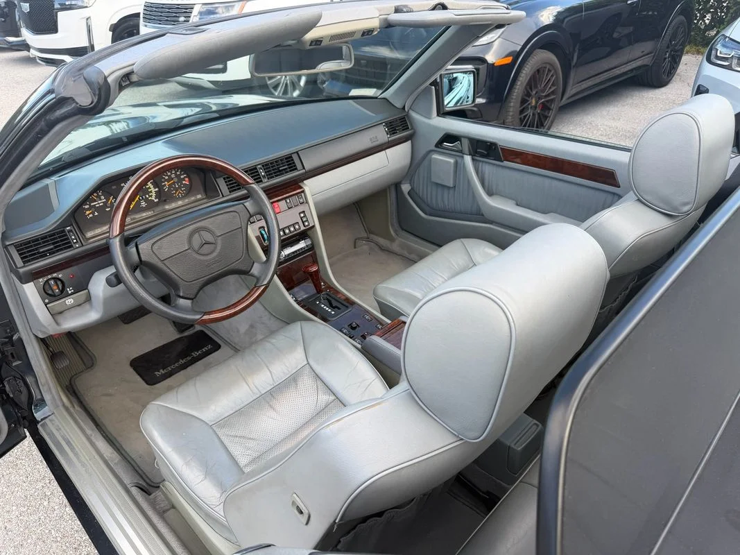 Used 1995  Mercedes-Benz  image 9