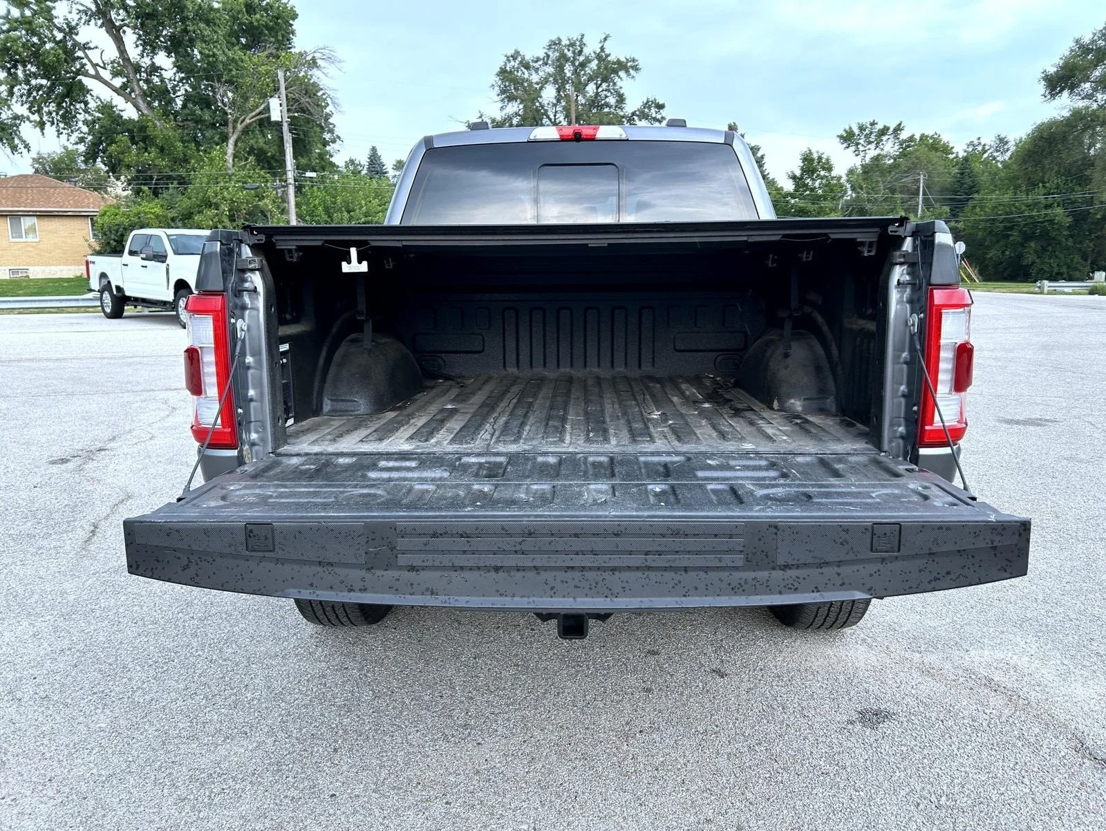 Used 2023 Gray Ford Lariat image 21