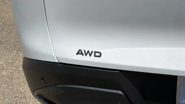 New 2026 White Nissan SL image 12