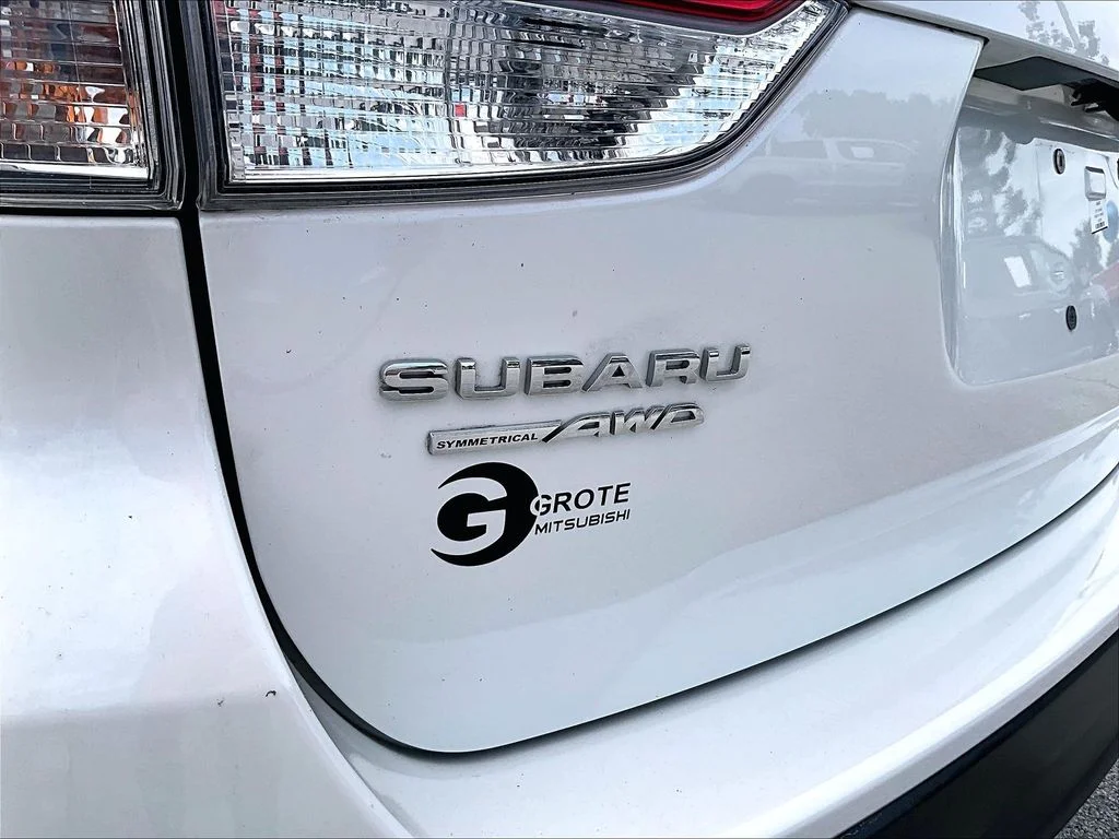 Used 2023 White Subaru Base image 9