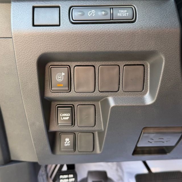 New 2026 Glacier White Nissan Crew Cab S image 20