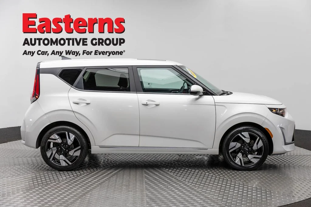 Used 2023 White Kia GT-Line image 4
