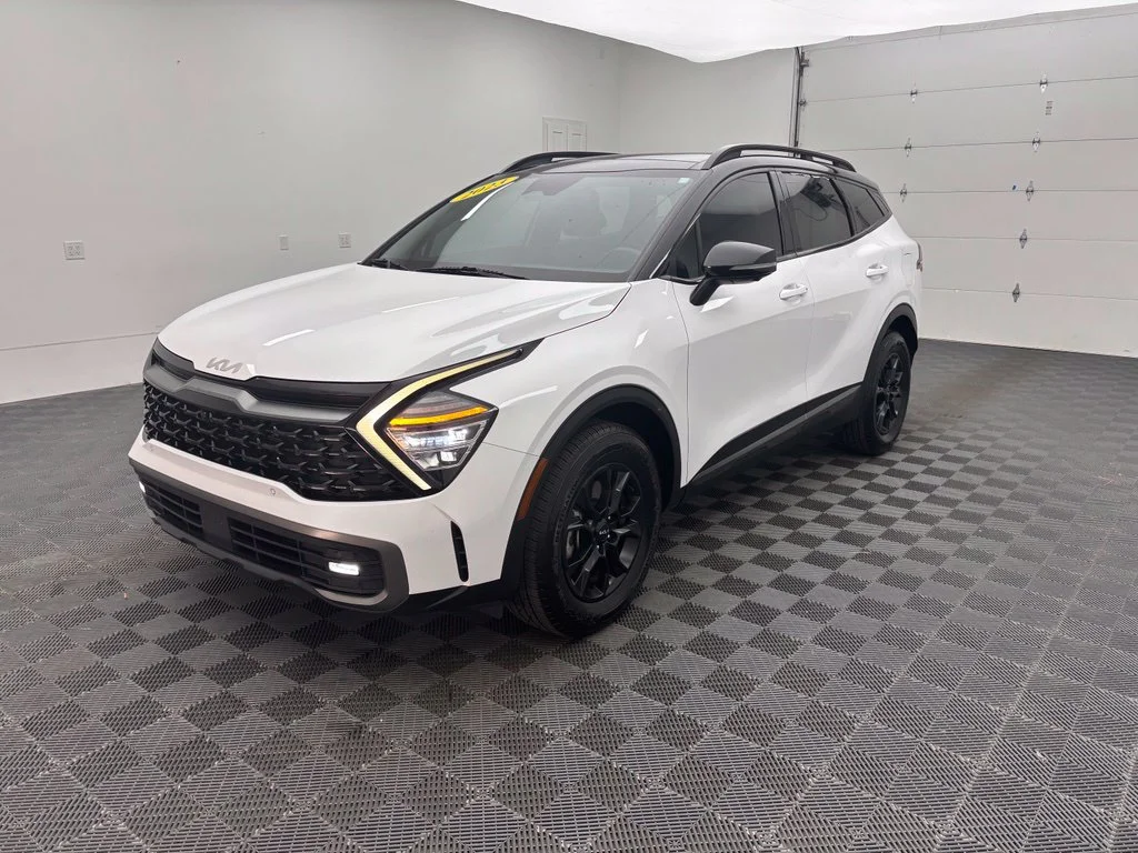 Used 2023 White Kia X-Pro Prestige image 14