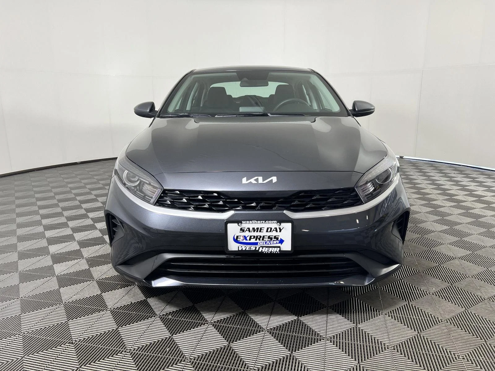 Used 2024 Gravity Gray Kia LXS image 8